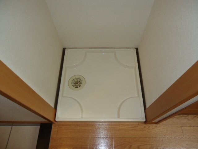 物件内観写真16　(洗濯機置場)