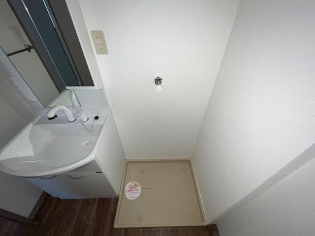 物件内観写真15　(洗濯機置場)