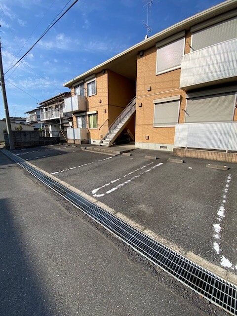 サニーコートの駐車場