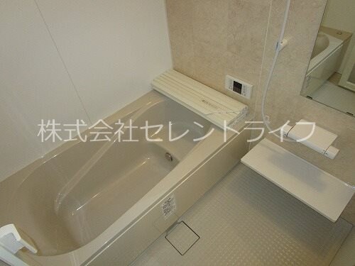 MAROON SQUARE（マルーン スクエア）の風呂画像(追い炊き機能付き浴室)