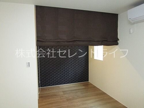 MAROON SQUARE（マルーン スクエア）のベッドルーム(リビングからベッドルーム)