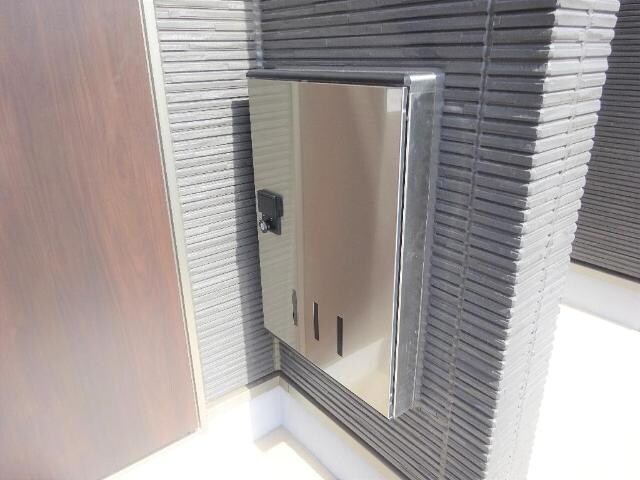 物件内観写真8　(宅配ボックス)