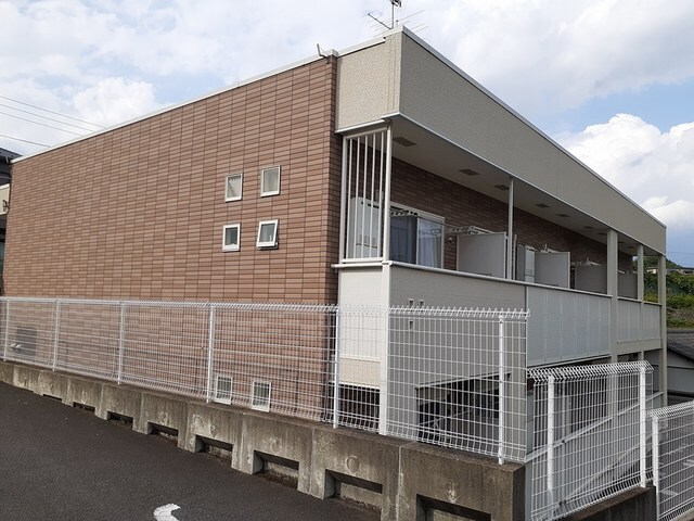 コモド　アデッソの物件外観写真