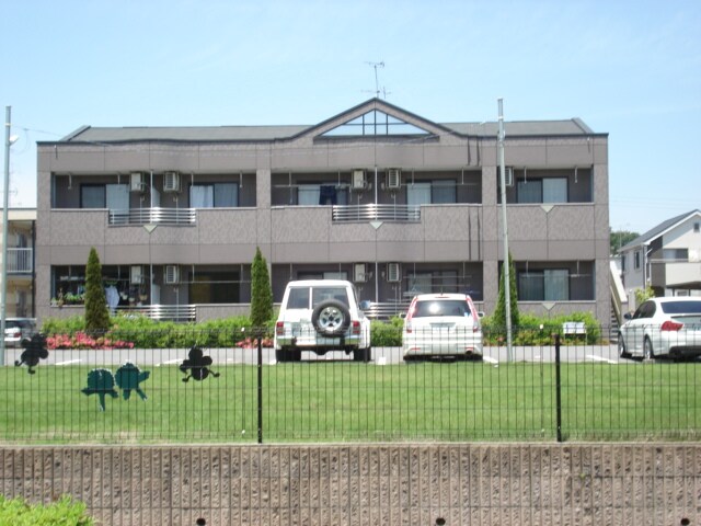 物件外観写真2　(外観写真（昼）)