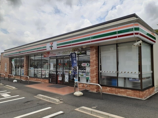 物件内観写真15　(セブンイレブン取手白山３丁目店まで800m)