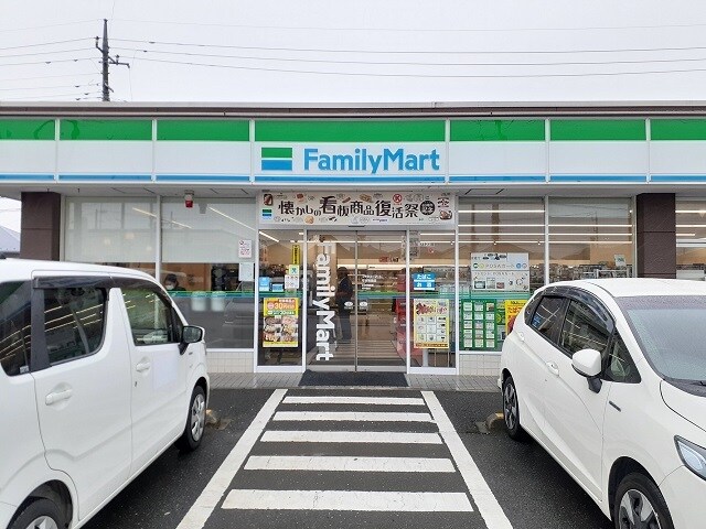 物件内観写真15　(ファミリーマート守谷美園店まで460m)