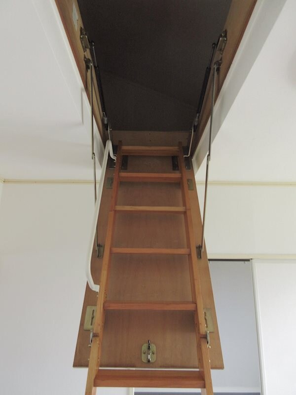 物件内観写真19　(屋根裏収納)