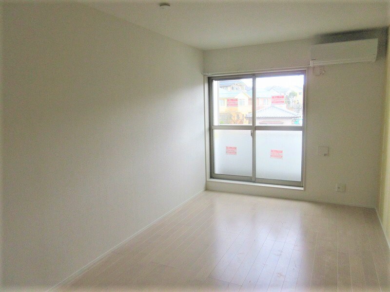 物件内観写真4　(明るめのフローリング仕様)