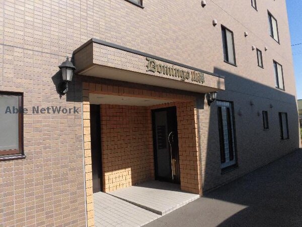 エントランス部分(重厚感のあるエントランス、オートロック有り)
