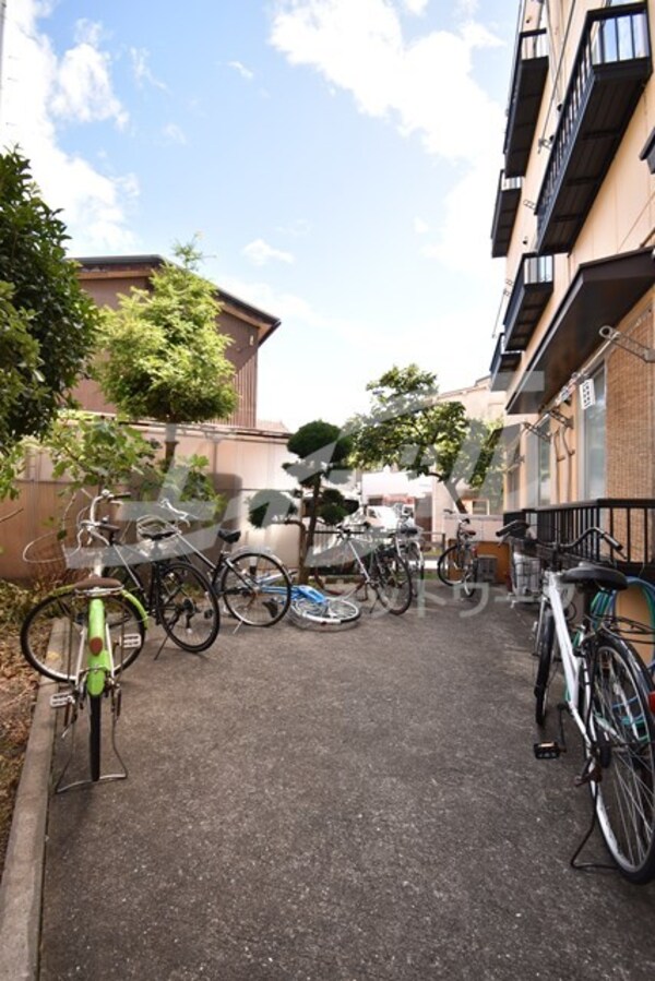 敷地内/建物