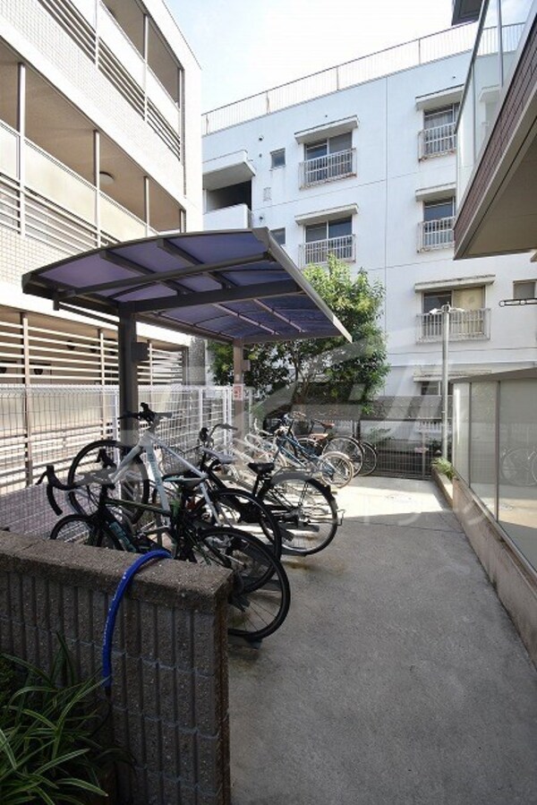 敷地内/建物