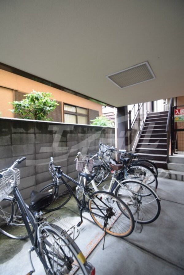 敷地内/建物