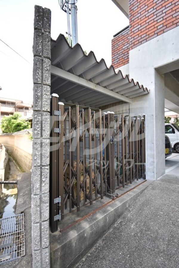 敷地内/建物