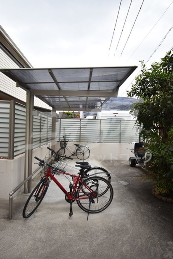 敷地内/建物
