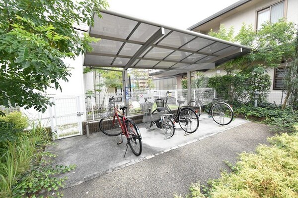 敷地内/建物