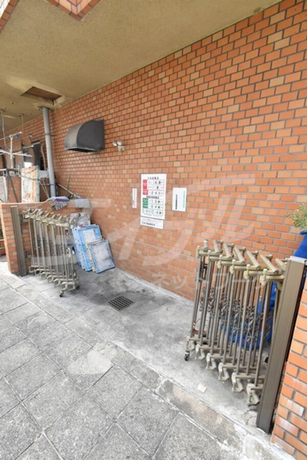 敷地内/建物