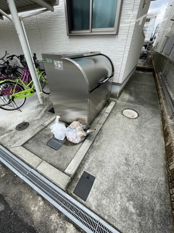 敷地内/建物