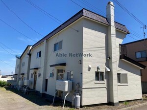 荒川貸家（一棟2戸）外観写真