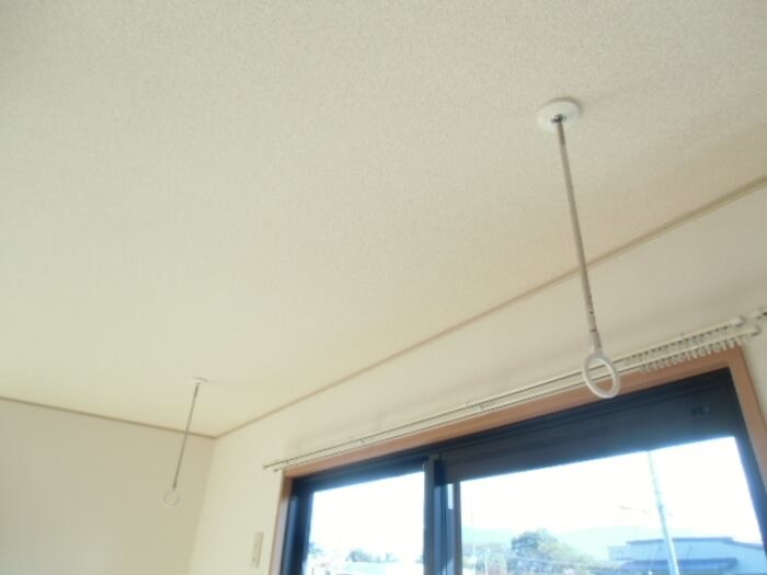 物件内観写真8　(室内物干し)