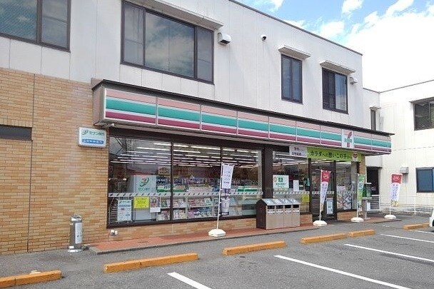 物件内観写真14　(セブンイレブン甲府国母店まで500m)