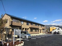 Real（レアル）の外観写真