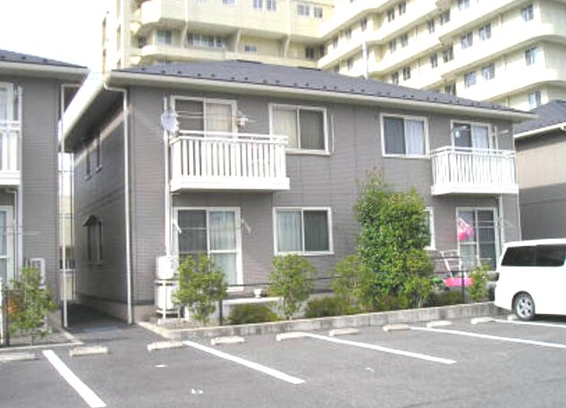 ハピネス白根　B