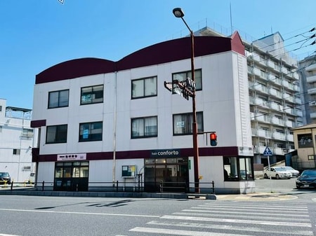 新地岡田ビル2F外観写真