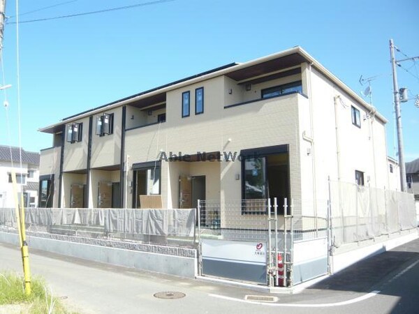 建築中