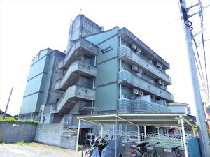 エレガンシアヤマナシ外観写真