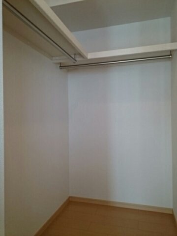 物件内観写真12　(収納のためのスペースです)