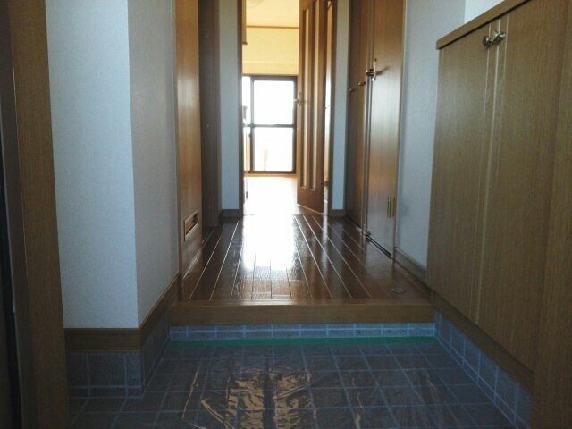 物件内観写真19　(きれいな玄関です)