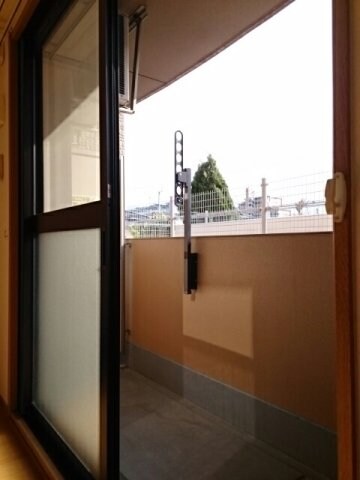 物件内観写真18　(バルコニーからの眺めを楽しみながら食事をしませんか)