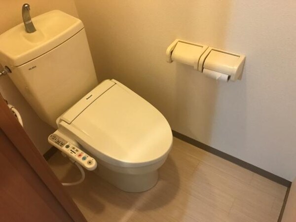 トイレ(シャワー付トイレ)