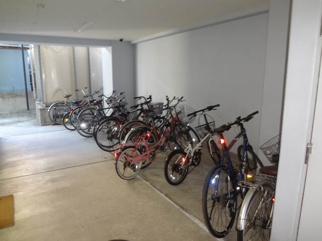 物件内観写真28　(駐輪場)