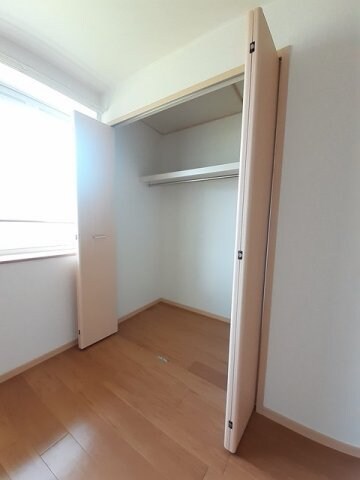 物件内観写真14　(収納スペース豊富です)