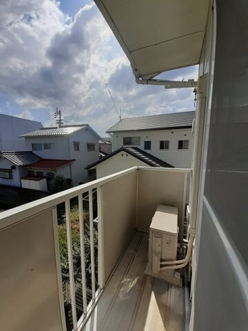 物件内観写真18　(お洗濯にも便利なバルコニー付き)