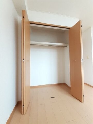 物件内観写真14　(小物を収納するのに便利です)