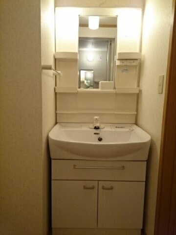 物件内観写真14　(忙しい朝には欠かせない洗面所です)