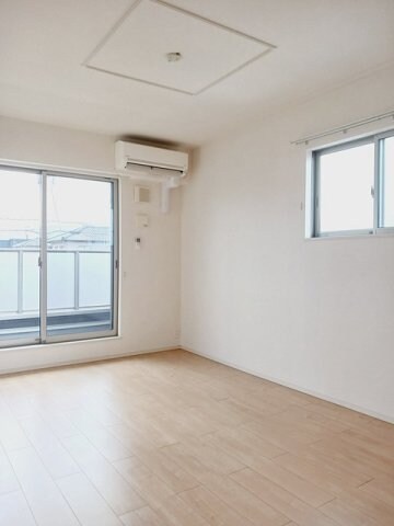 物件内観写真9　(きれいな内装です)