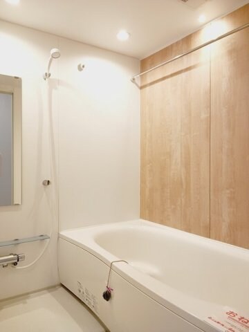 物件内観写真11　(落ち着いた空間のお風呂です)