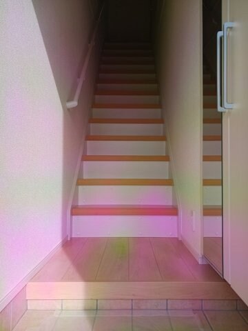 物件内観写真15　(ゆったりとした玄関です)