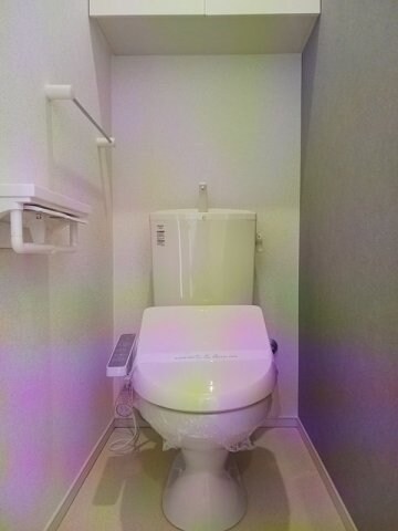 物件内観写真16　(シンプルで使いやすいトイレです)