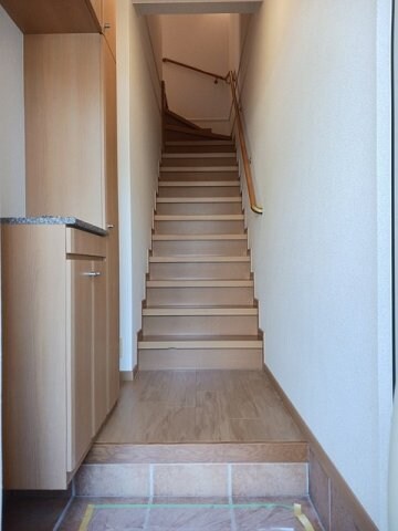 物件内観写真15　(落ち着いた玄関です)