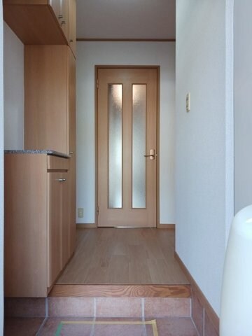 物件内観写真15　(きれいな玄関です)