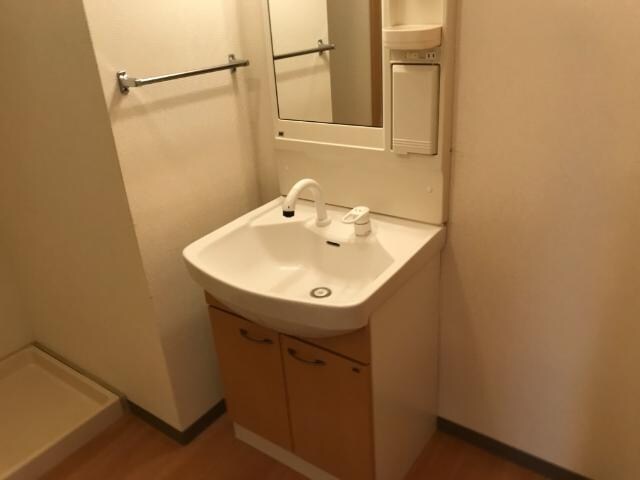 物件内観写真8　(洗髪洗面化粧台)