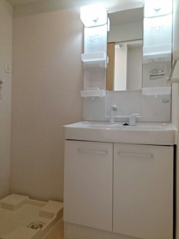 物件内観写真14　(脱衣スペースもあります)