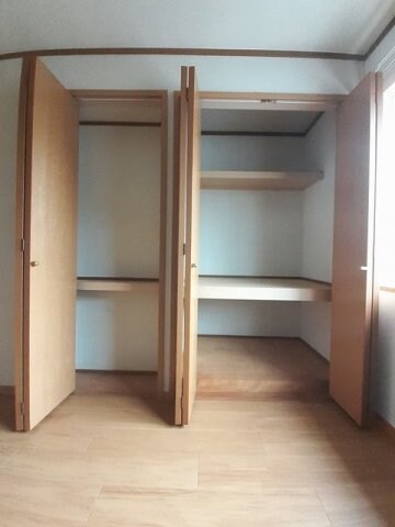 物件内観写真14　(収納スペース豊富です)