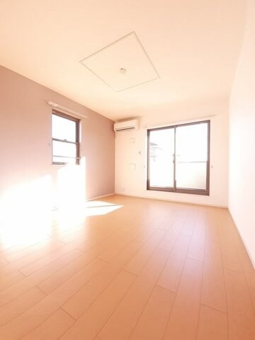 物件内観写真9　(内装です)