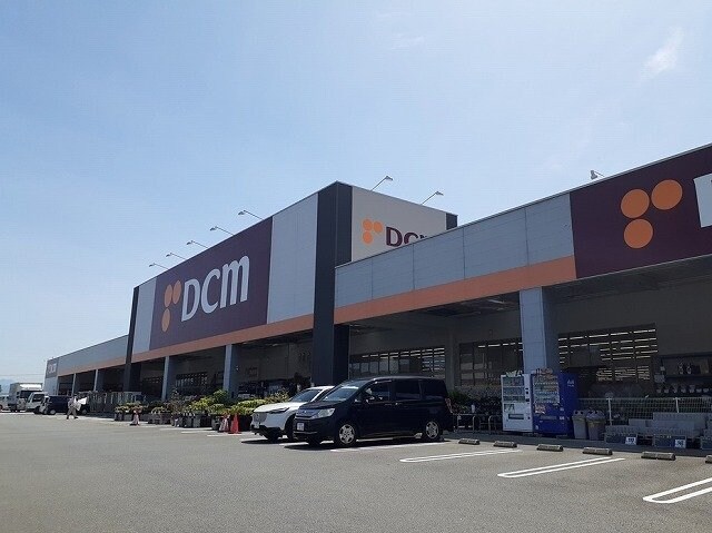 物件外観写真4　(ＤＣＭ平田店様まで220m)
