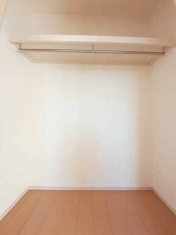 物件内観写真14　(こまごまとしたものを収納できそうですね)